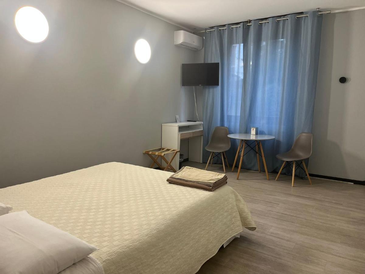 Hotel Flatmilan Cernusco Sul Naviglio Esterno foto